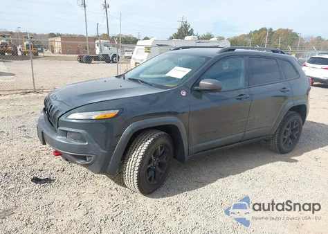 2016 Jeep Cherokee Trailhawk z USA, uszkodzony, nr VIN 1C4PJMBS3GW241785